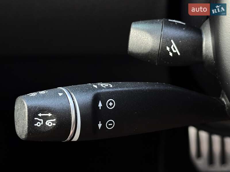 Лифтбек Tesla Model S 2017 в Днепре фото 29 Лифтбек Tesla Model S 2017 в Днепре