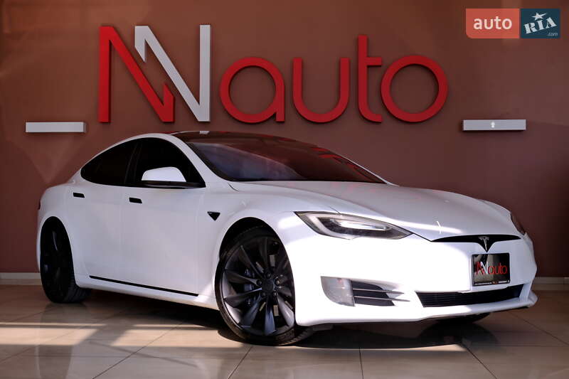 Ліфтбек Tesla Model S 2016 в Одесі