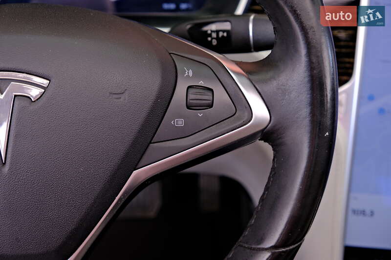 Ліфтбек Tesla Model S 2016 в Одесі