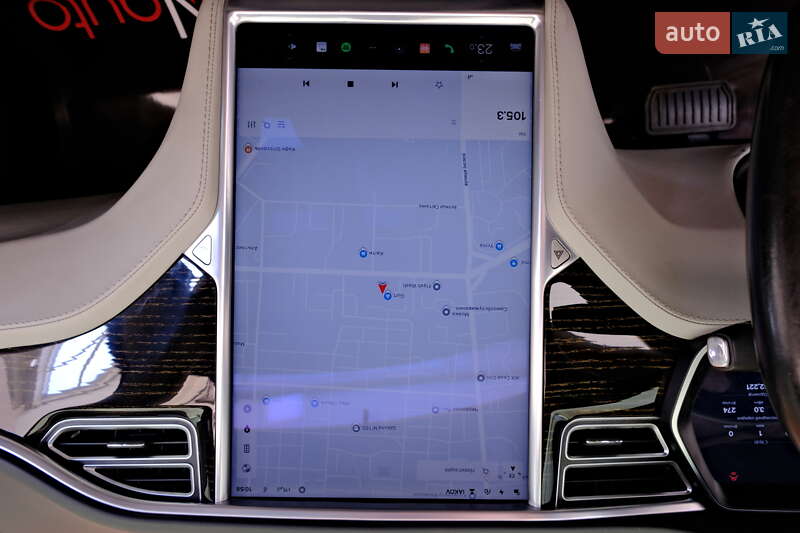 Ліфтбек Tesla Model S 2016 в Одесі