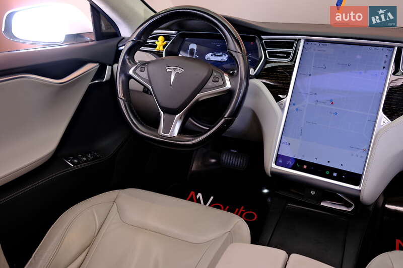 Ліфтбек Tesla Model S 2016 в Одесі