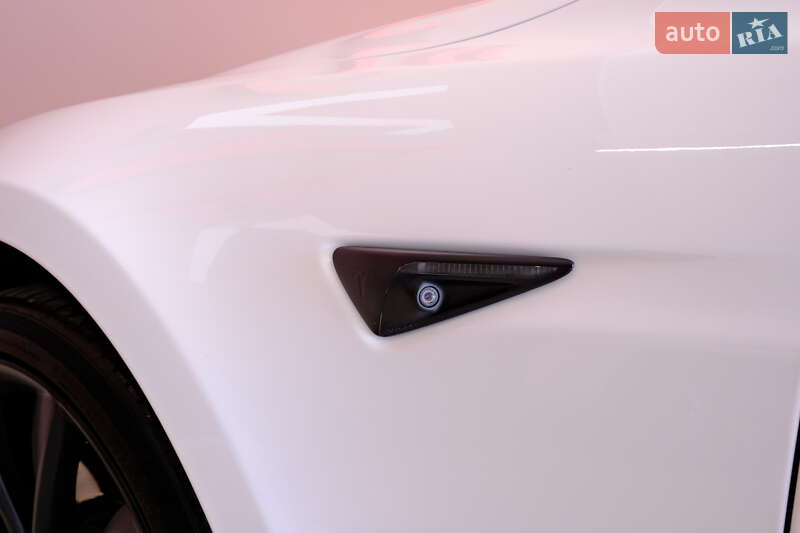 Ліфтбек Tesla Model S 2016 в Одесі