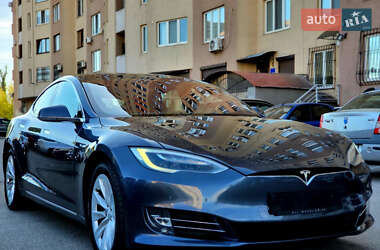 Лифтбек Tesla Model S 2019 в 