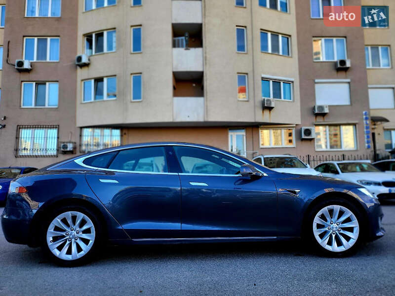 Ліфтбек Tesla Model S 2019 в Києві