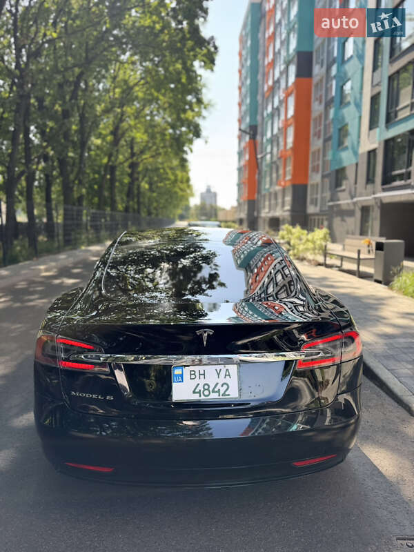 Лифтбек Tesla Model S 2017 в Чернигове