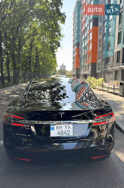 Лифтбек Tesla Model S 2017 в 