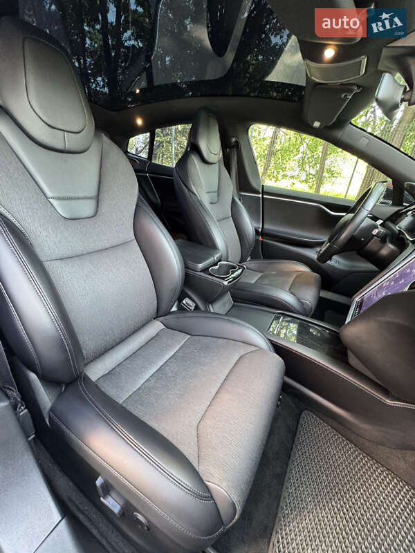 Лифтбек Tesla Model S 2017 в Чернигове