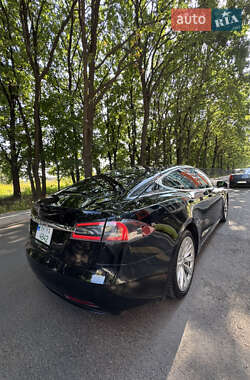 Лифтбек Tesla Model S 2017 в 
