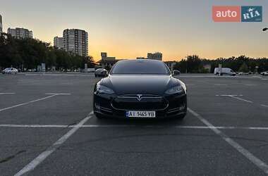 Лифтбек Tesla Model S 2013 в 
