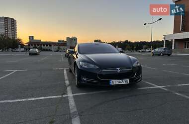 Лифтбек Tesla Model S 2013 в 