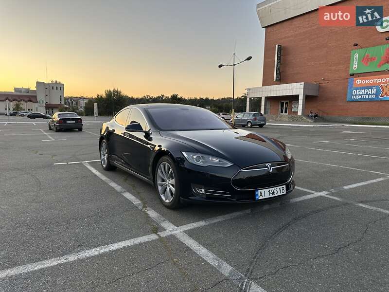 Ліфтбек Tesla Model S 2013 в Києві