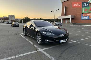 Лифтбек Tesla Model S 2013 в 