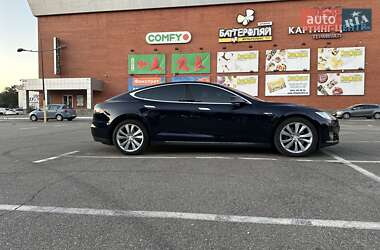 Лифтбек Tesla Model S 2013 в 