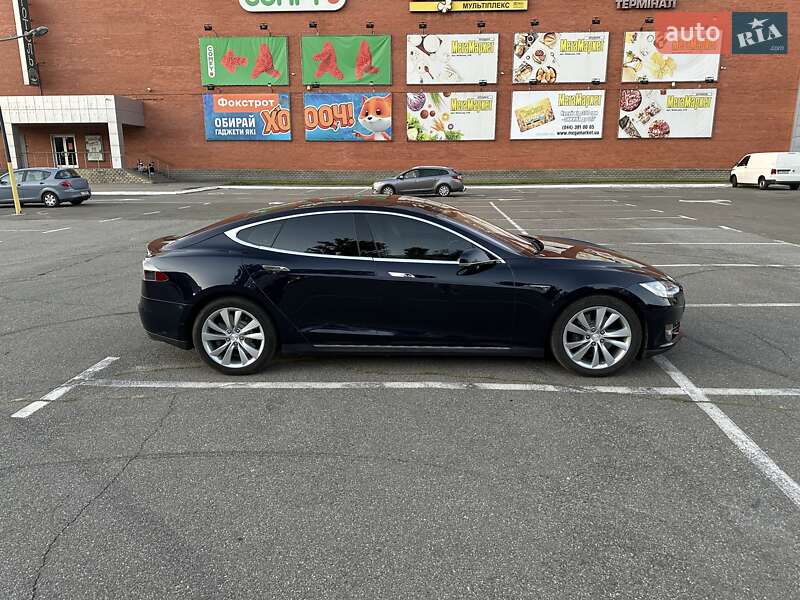Ліфтбек Tesla Model S 2013 в Києві