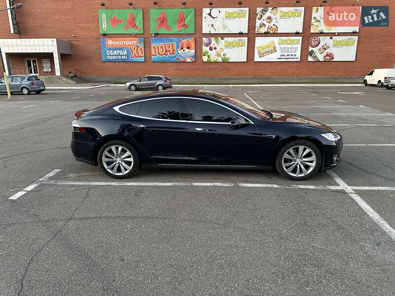 Ліфтбек Tesla Model S 2013 в Києві