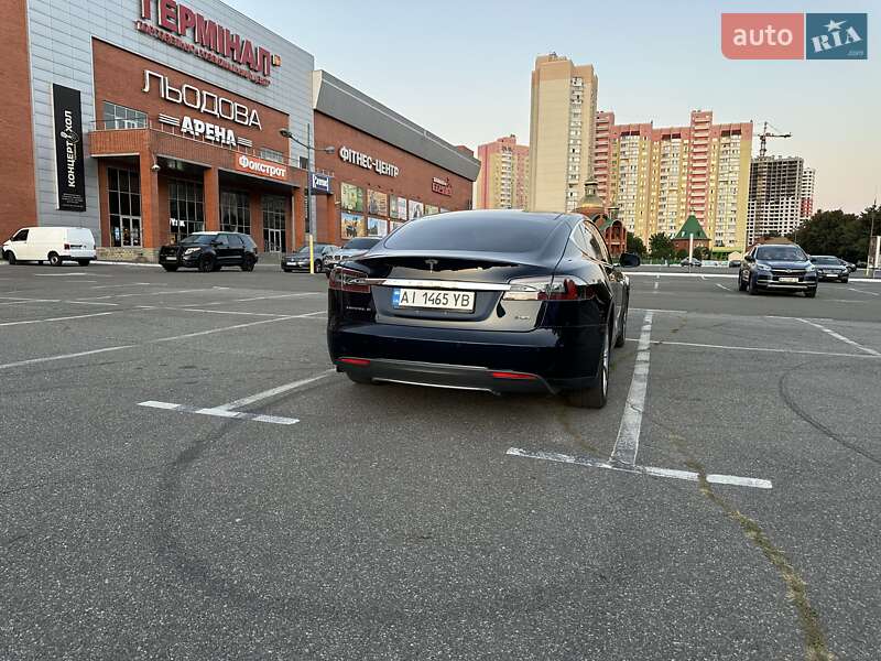Ліфтбек Tesla Model S 2013 в Києві