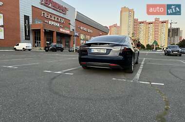 Лифтбек Tesla Model S 2013 в 