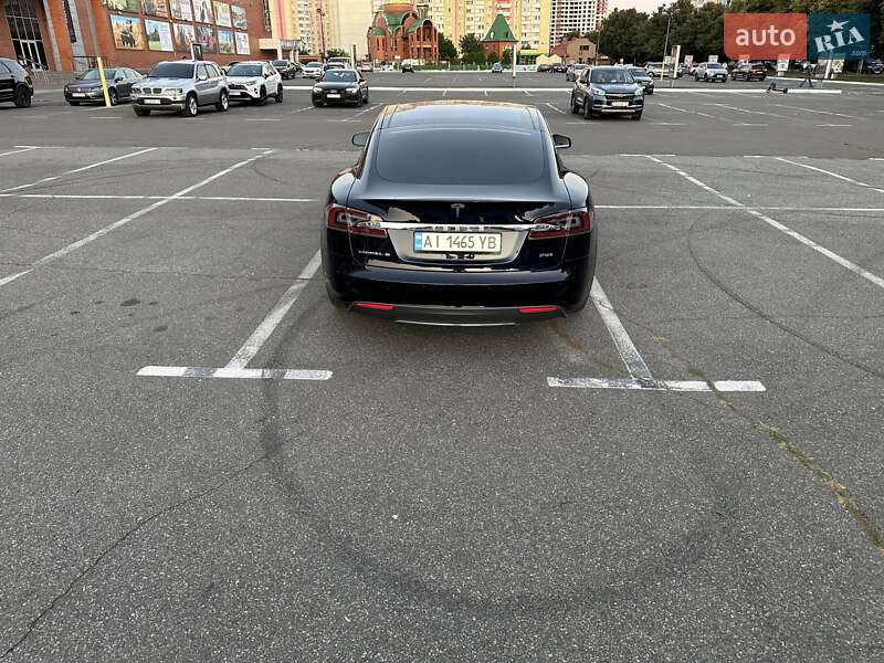 Ліфтбек Tesla Model S 2013 в Києві