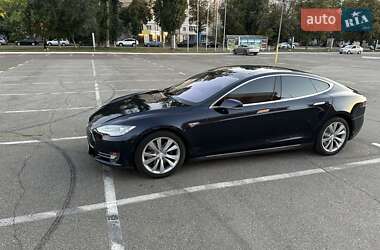 Лифтбек Tesla Model S 2013 в 