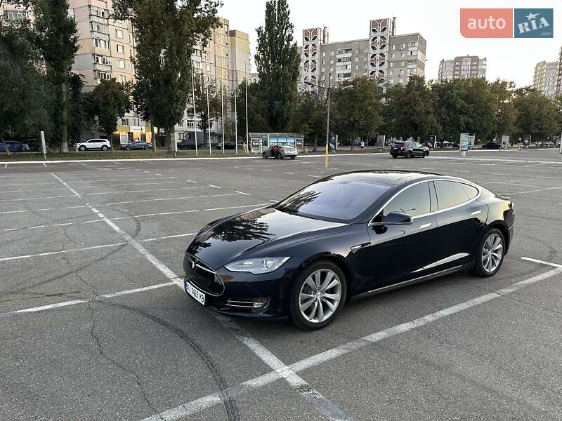 Ліфтбек Tesla Model S 2013 в Києві