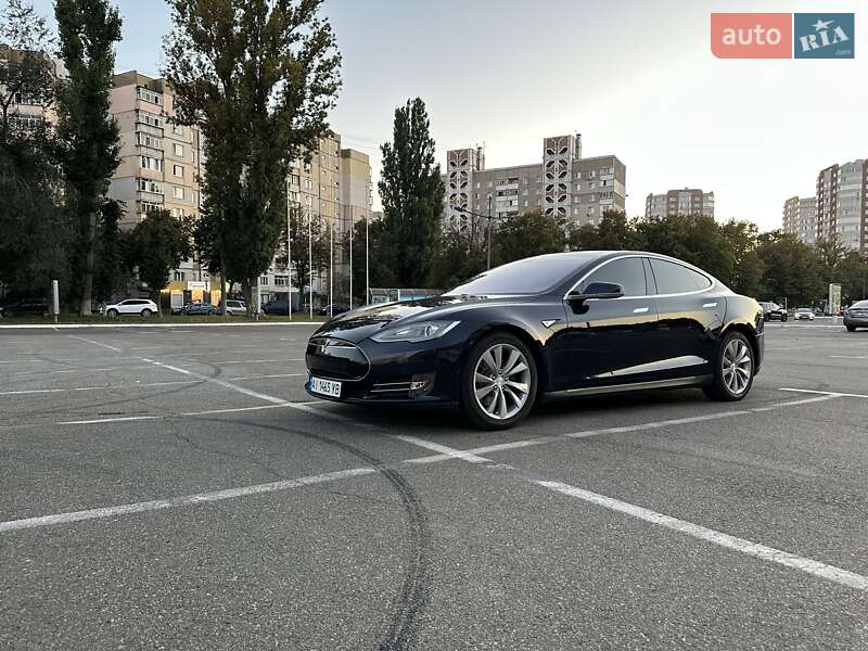 Ліфтбек Tesla Model S 2013 в Києві