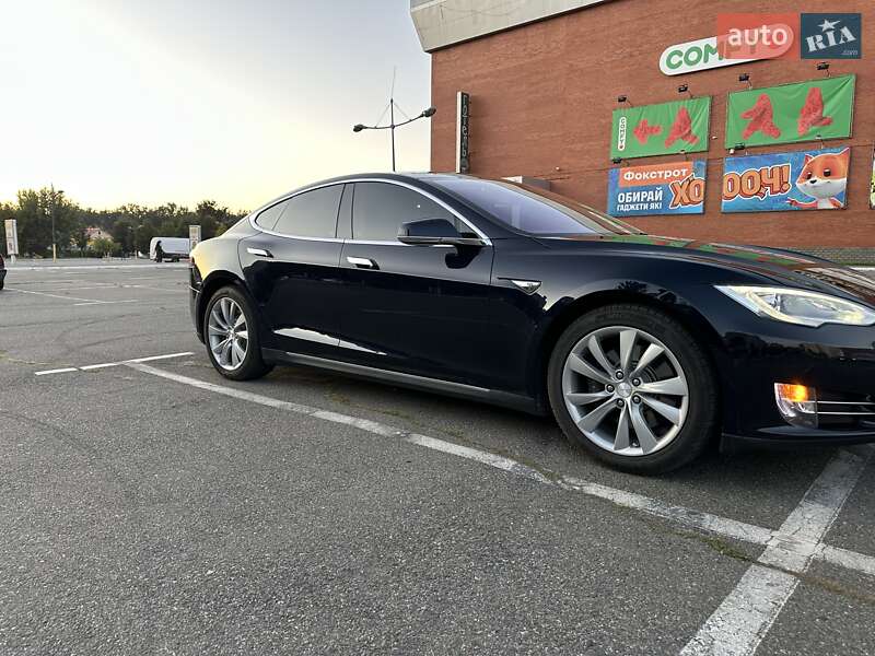 Ліфтбек Tesla Model S 2013 в Києві