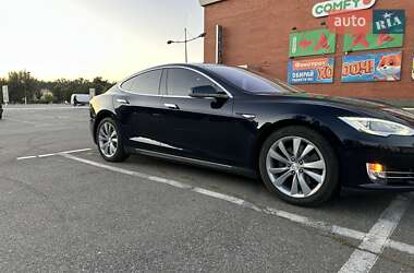 Лифтбек Tesla Model S 2013 в 