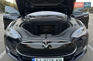 Лифтбек Tesla Model S 2013 в 