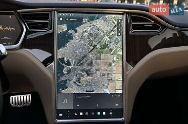 Лифтбек Tesla Model S 2013 в 