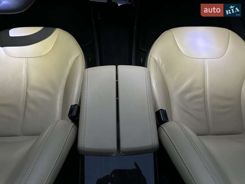 Ліфтбек Tesla Model S 2013 в Києві