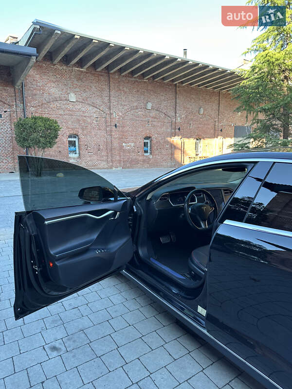 Лифтбек Tesla Model S 2013 в Львове фото 10 Лифтбек Tesla Model S 2013 в Львове