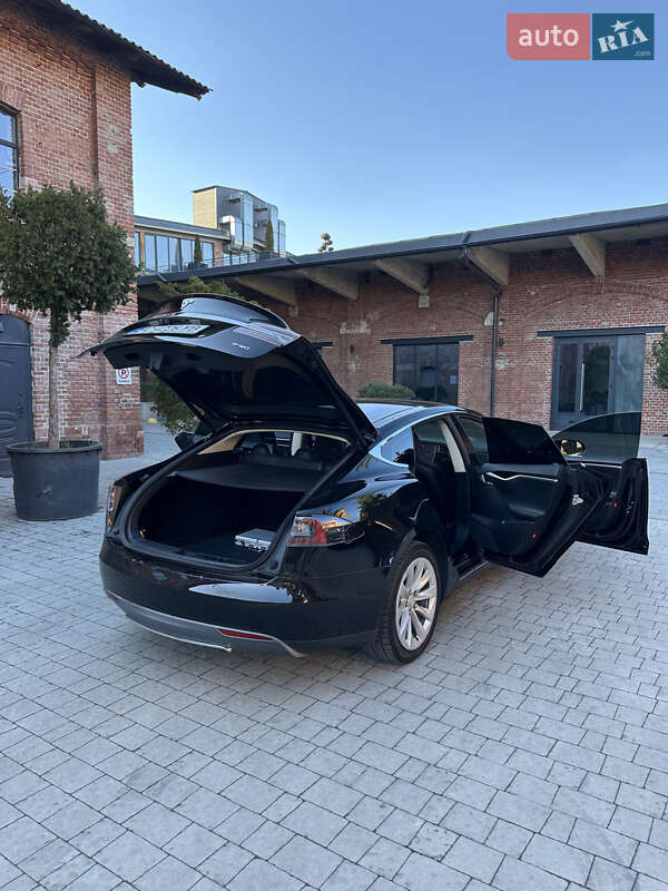 Лифтбек Tesla Model S 2013 в Львове фото 25 Лифтбек Tesla Model S 2013 в Львове