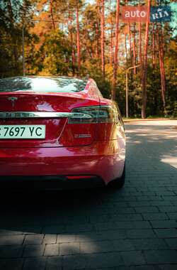 Лифтбек Tesla Model S 2017 в 