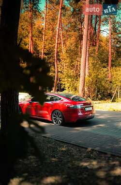 Ліфтбек Tesla Model S 2017 в Львові