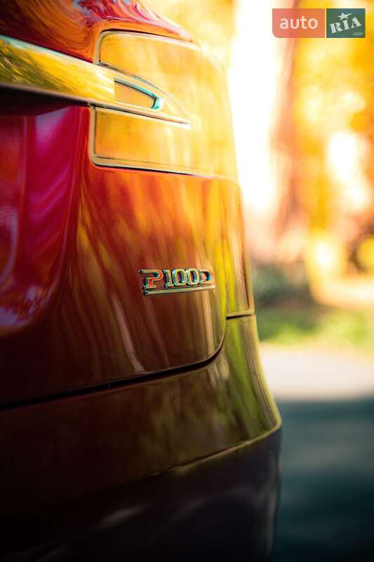 Лифтбек Tesla Model S 2017 в Львове