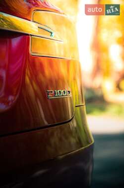Лифтбек Tesla Model S 2017 в 