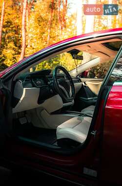 Лифтбек Tesla Model S 2017 в 