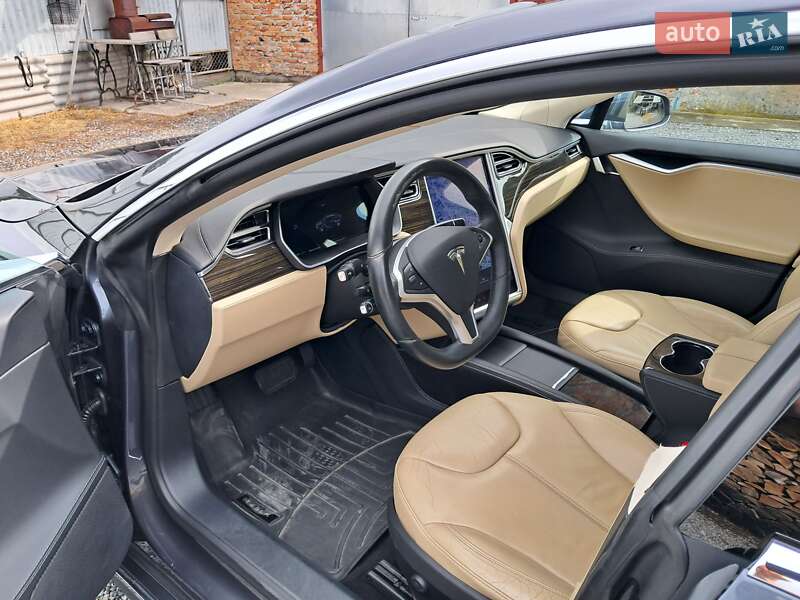 Ліфтбек Tesla Model S 2014 в Радехові