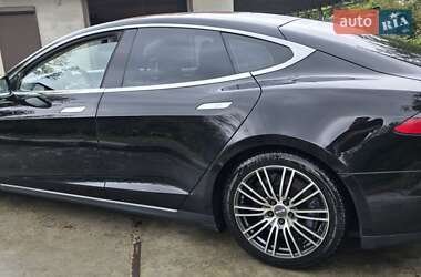 Лифтбек Tesla Model S 2013 в Калуше