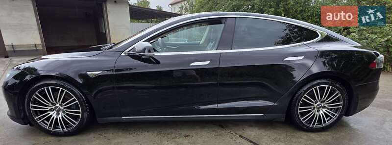Ліфтбек Tesla Model S 2013 в Калуші