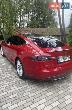 Лифтбек Tesla Model S 2016 в 