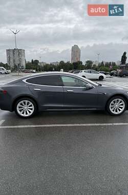Лифтбек Tesla Model S 2018 в Киеве