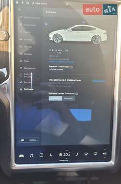 Ліфтбек Tesla Model S 2013 в 