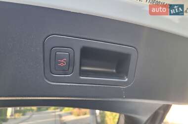 Ліфтбек Tesla Model S 2013 в 