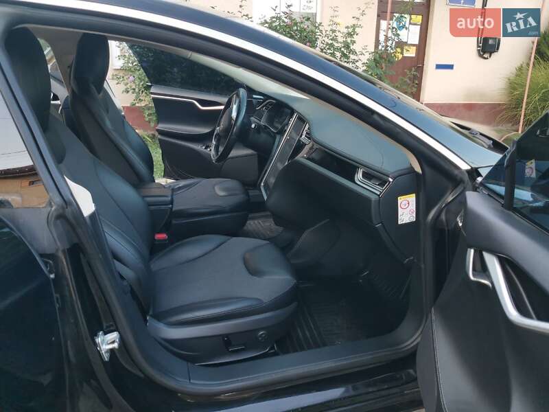 Лифтбек Tesla Model S 2014 в Ужгороде