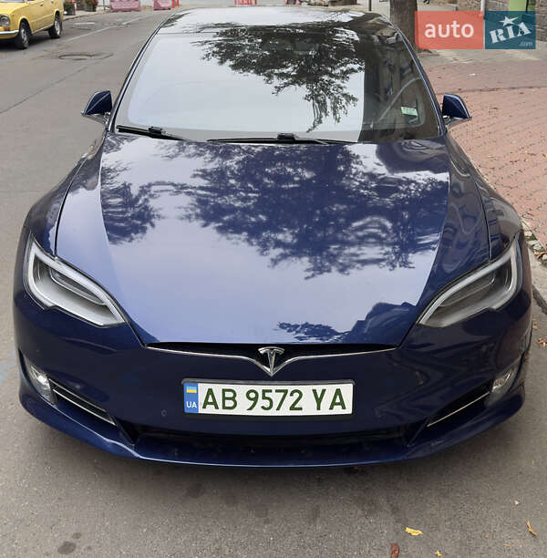 Tesla Model S 2018