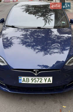 Ліфтбек Tesla Model S 2018 в 