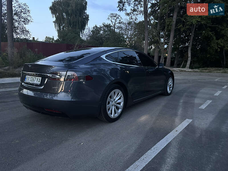 Лифтбек Tesla Model S 2018 в Житомире