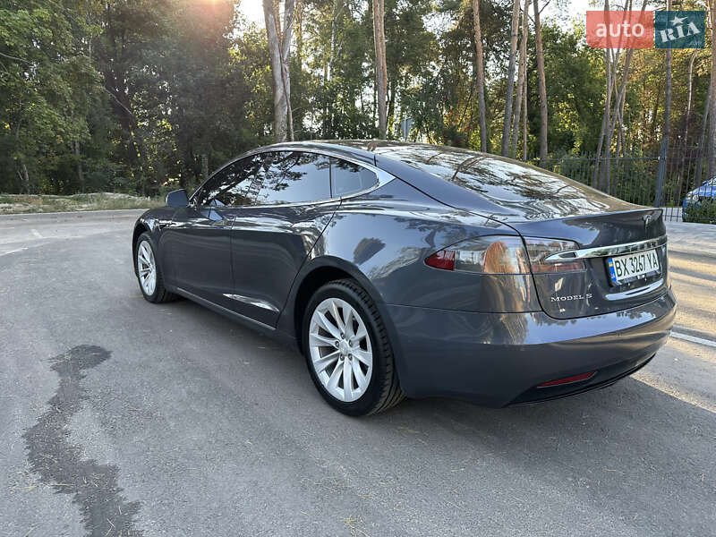 Лифтбек Tesla Model S 2018 в Житомире