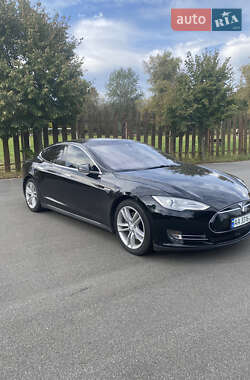 Лифтбек Tesla Model S 2015 в Киеве